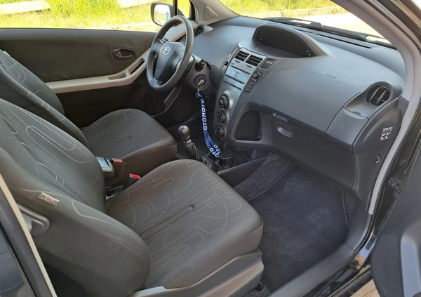Toyota Yaris cena 15900 przebieg: 199000, rok produkcji 2009 z Zbąszyń małe 466